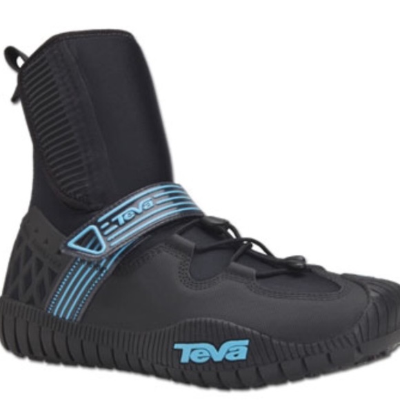 teva kayak shoes